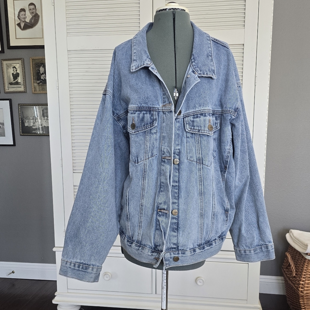 Light Blue Oversized Denim Jacket - Casual Relaxed Fit